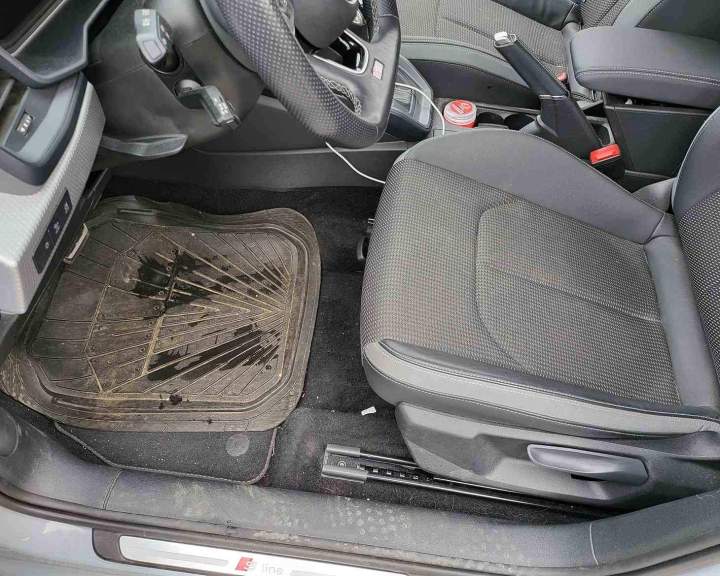 Avant nettoyage tapis auto Ajaccio