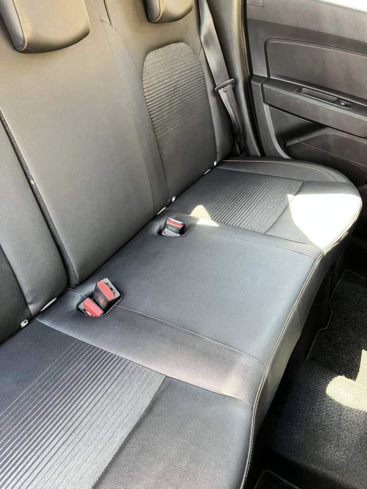 Nettoyage des chaises d'une voiture Ajaccio